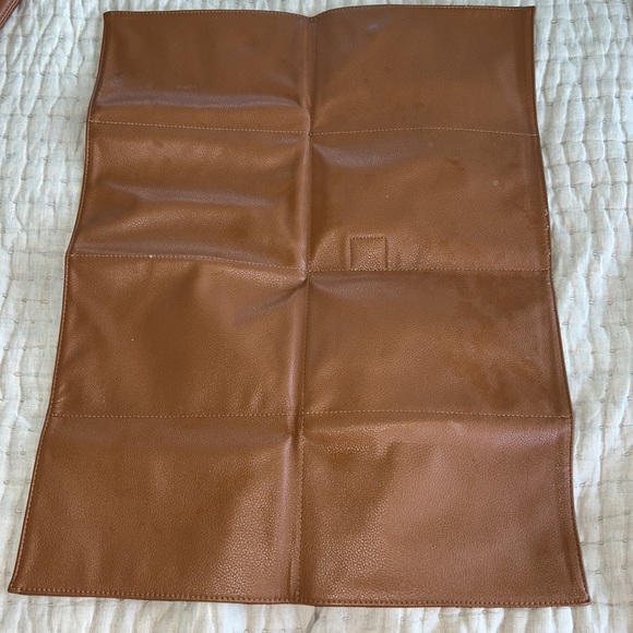 Fawn Design Brown pebbled leather Changing Clutch with changing pad - Picture 6 of 7